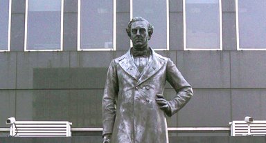 The statue of Robert Stephenson at Euston Station