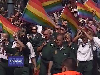 Manchester Lesbian and Gay Pride 2005, the Saturday afternoon parade through the city centre. Click to watch the 400k broadband video